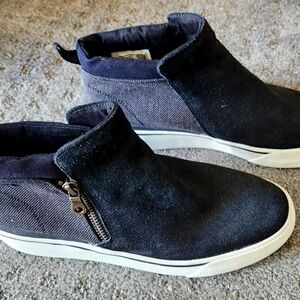 Womens 8.5 Keds Black Suede Side Zip Tennies